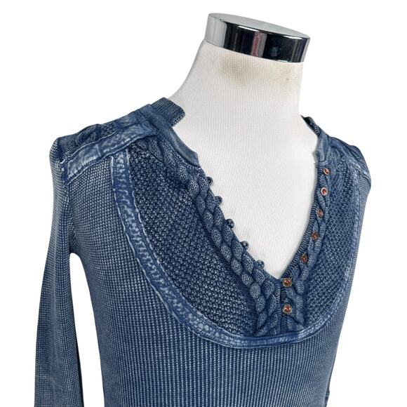 Free People Twisted Cable Cuff Top Women’s XS Indigo Blue Pullover Knit NWT New - Picture 2 of 11